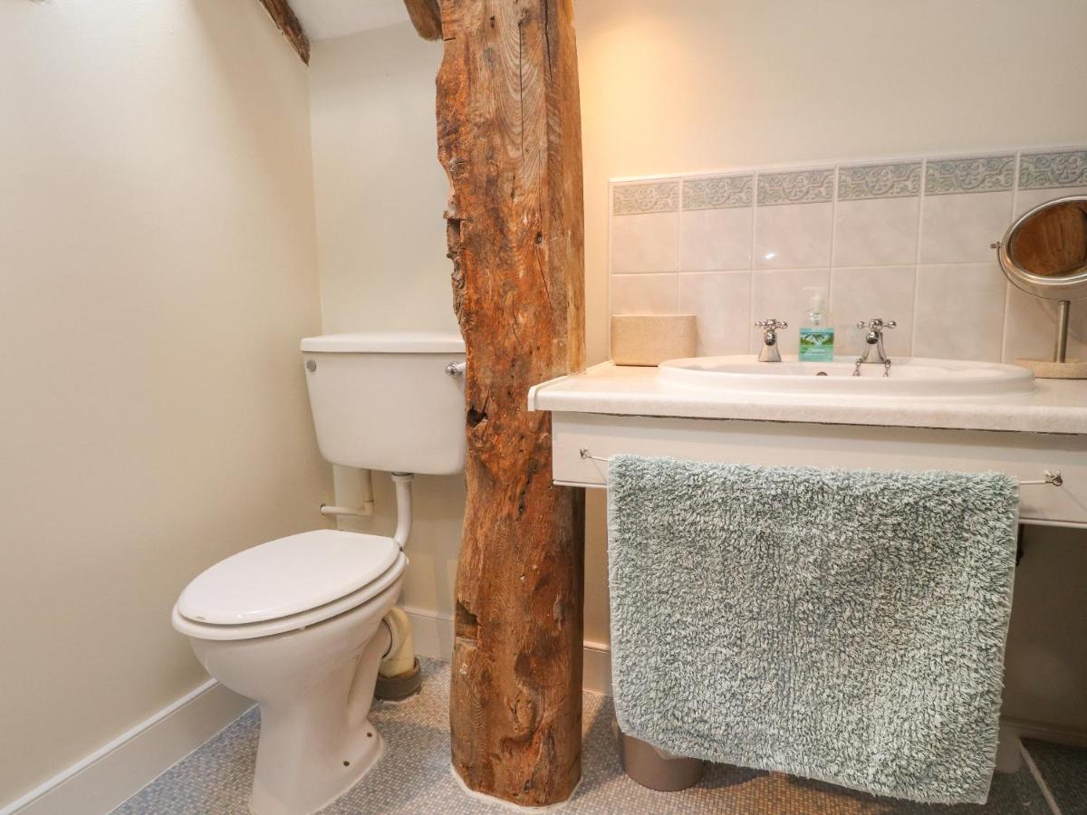 Beehive Cottage Bentham Luaran gambar